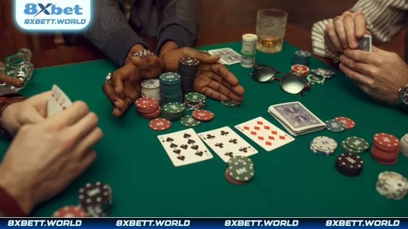 Khám phá luật chơi poker tại 8xbet 